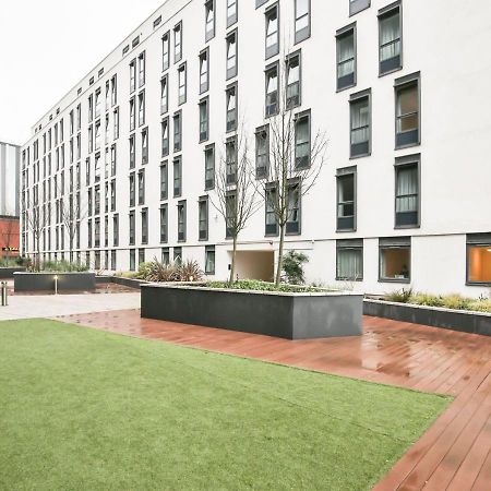 Sterling Court In Wembley Londres Exterior foto