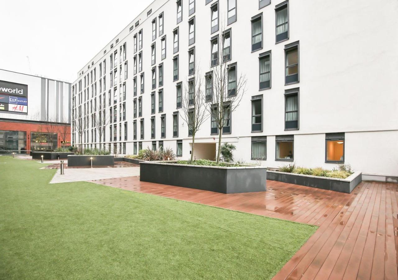 Sterling Court In Wembley Londres Exterior foto
