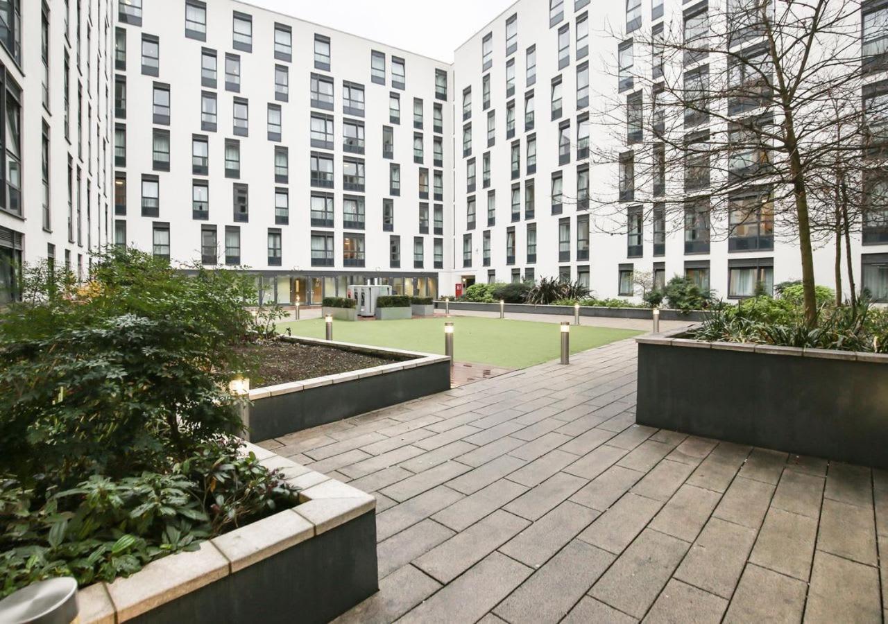 Sterling Court In Wembley Londres Exterior foto